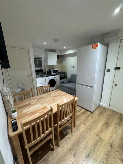 Cozy Apartment - 5 Min From Camden Market Hw7 ロンドン エクステリア 写真